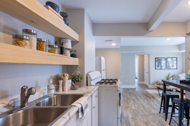Building Photo - The Six on 6th | 2nd Floor Unit 2009 7th st- 3 Rental