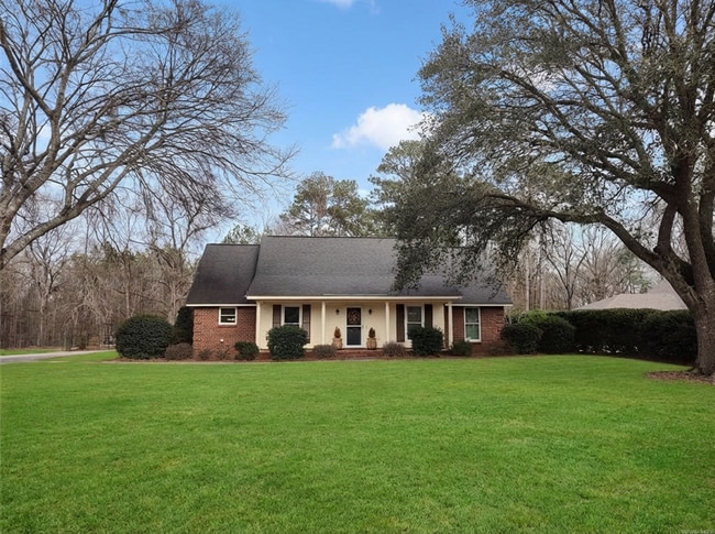 Building Photo - Home for Rent in Lake Forest in Millbrook