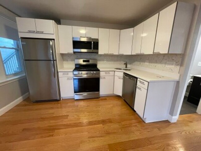 4 Bed 2 Bath - East Cambridge - 9/1 - 4 Bed 2 Bath - East Cambridge - 9/1 Rental