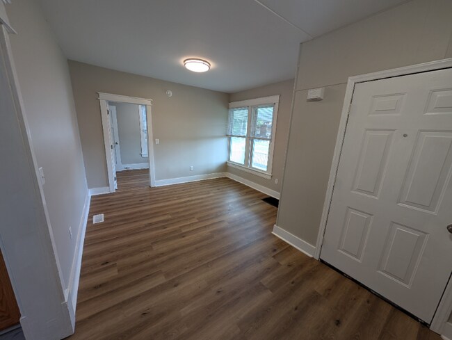 Photo - 1825 Patterson Ave SW