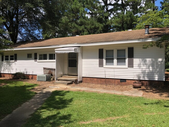 3 Bedroom Doublewide in Lenwood Dixon MHP - 3 Bedroom Doublewide in Lenwood Dixon MHP House