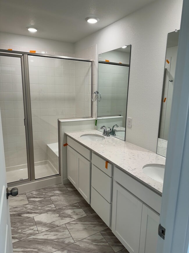 Photo - 684 Lillibrook Pl