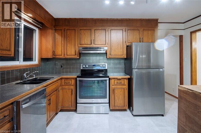 Photo - 11 Lombardy Ct