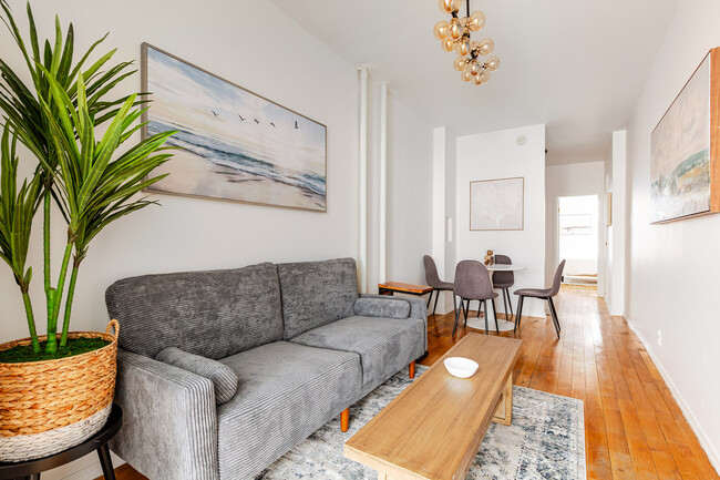 Building Photo - 221 E 26th St Rental
