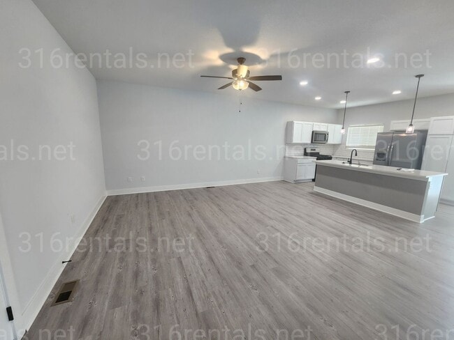 Building Photo - 8729-8731 E Summerside Pl Unit 8729 E Summerside Pl