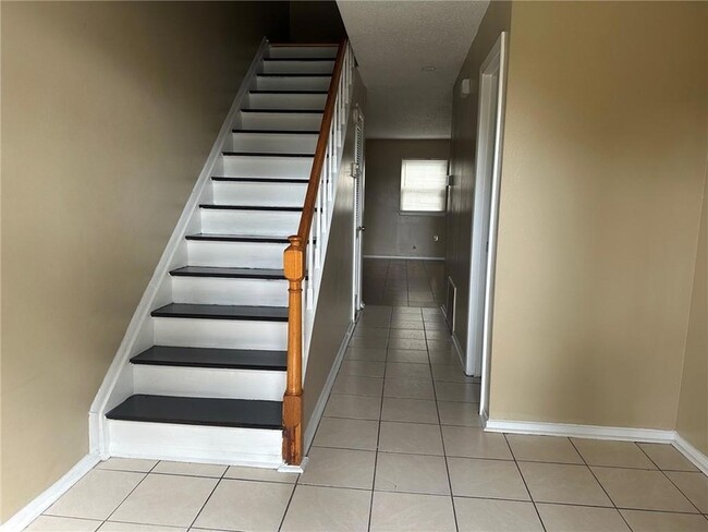300 Coral Ave Unit B