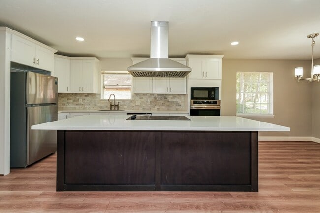 Photo - 8010 Oak Moss Dr