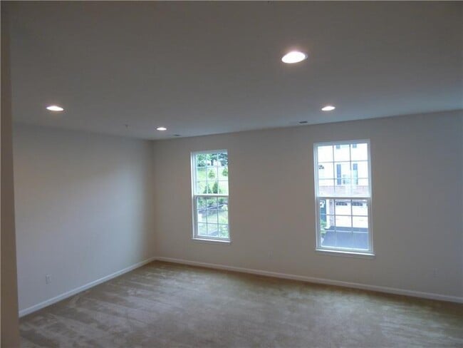 Photo - 2302 Pointe View Dr