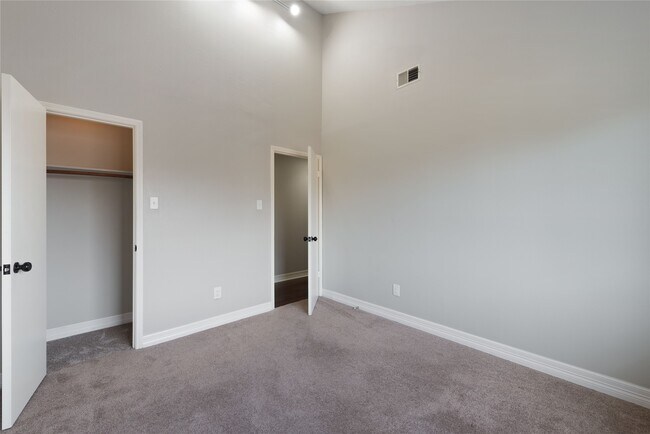 Photo - 8818 Vinkins Rd