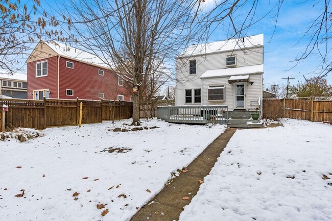 Photo - 51 E Schreyer Pl