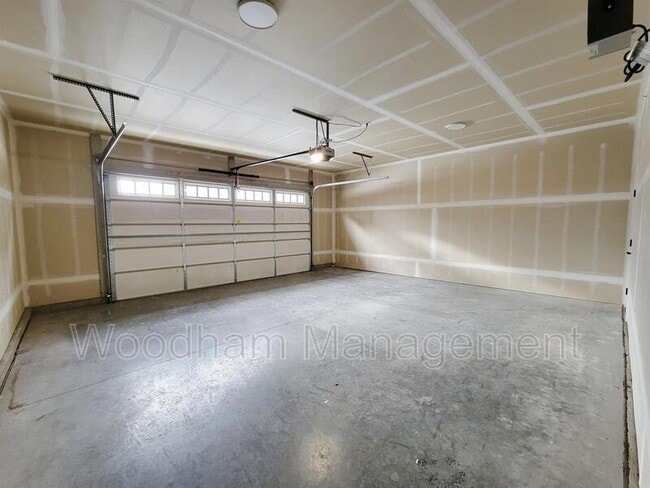 Building Photo - 1704 West Lincoln Street Rental