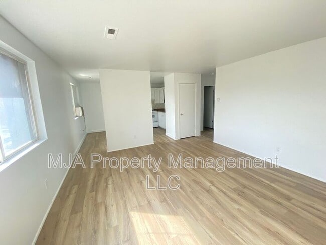 Photo - 2517 S Lakecrest St Unidad 01