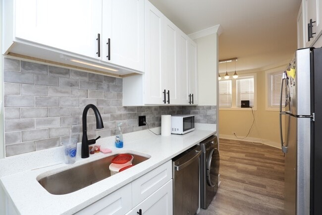 Photo - 3839 N Greenview Ave Unit 6H