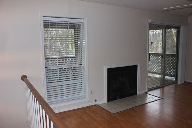 Sala de estar - 1325 Weatherstone Way NE Unidad 1325 Weatherstone Way