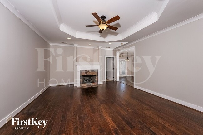 Photo - 2044 Highview Way