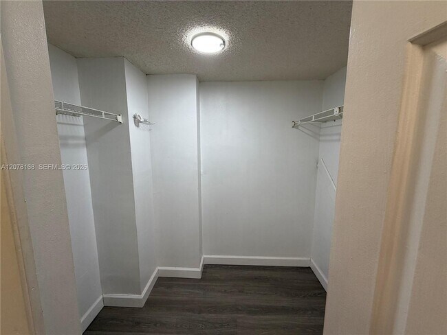 Photo - 301 Racquet Club Rd Unit 210