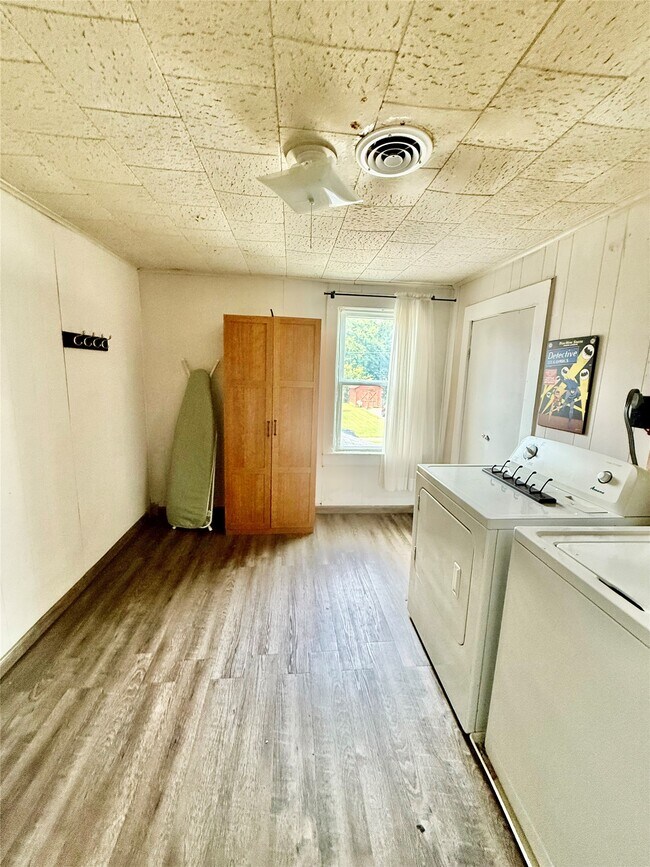 Photo - 310 Birdsall St