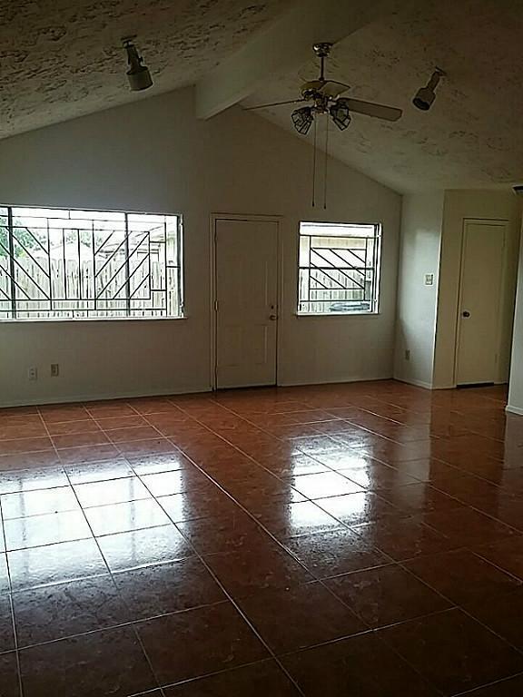Photo - 3 bedroom, 2 bath Duplex to Make Home