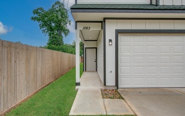 Photo - 1063 South Ln