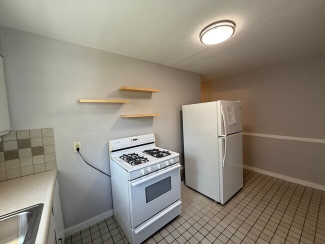Photo - 1-bed 1-bath – Heritage Hill Apartment Unit Lyon 2