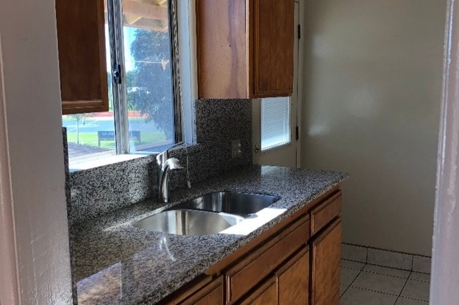 kitchen - 2810 Exposition Blvd Unit D