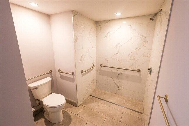 332 Talbot Ave Unit 2