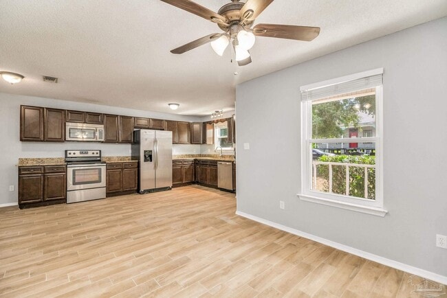 Photo - 411 N Coyle St