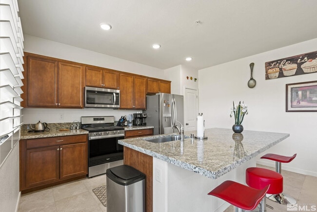 4928 Black Falcon Wy