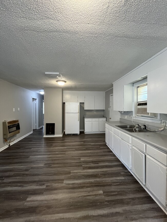 Photo - 453 Fleming Dr