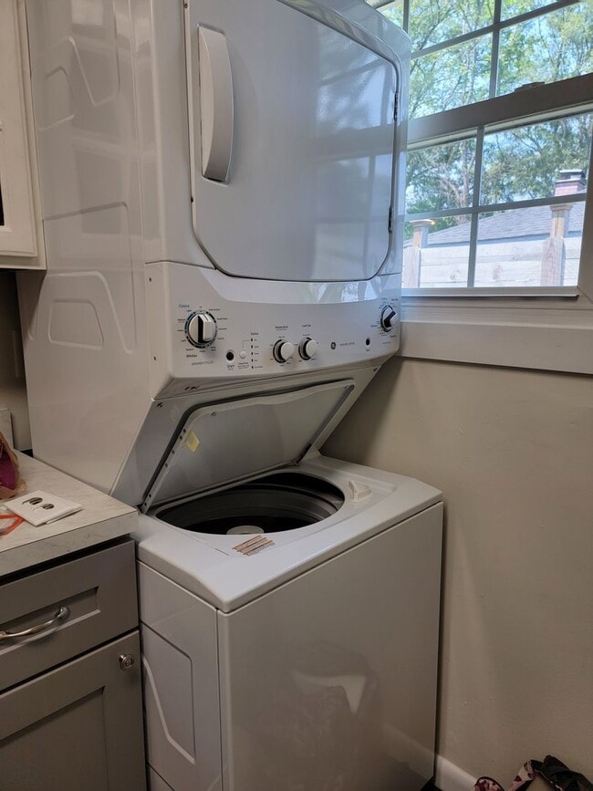 Photo - 2 BR 1 Full Bath Duplex Virginia Place