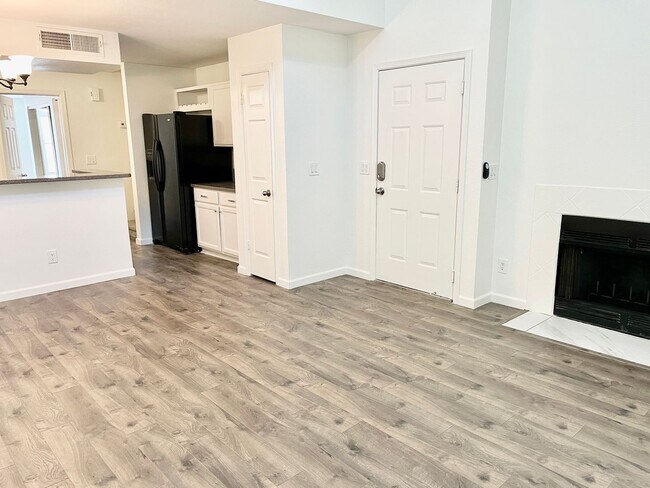Beautiful updated condo! - Beautiful updated condo!