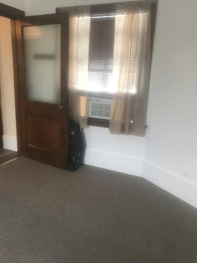 16 W Busse Ave - 16 W Busse Ave Apartments