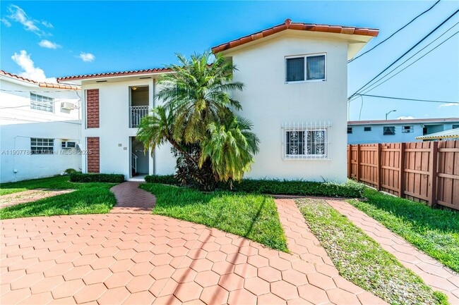 Photo - 23 NW 33rd Ave Unidad UPPER