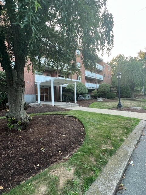 Building Photo - 179 Presidents Ln Unit 4K Rental