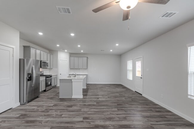 Photo - 7843 Alset Dr