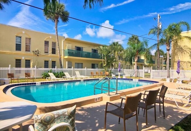 Pool - 350 Taylor Ave Unit 5B