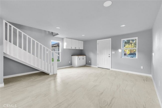 354 E Culver Ave