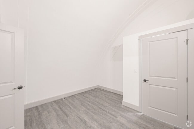 2BR, 1BA - Bedroom