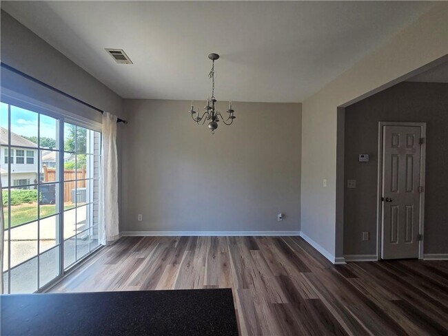 Photo - 955 Prestwyck Ct