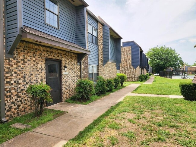 Photo - 401 SE 12th Ave Unit 232