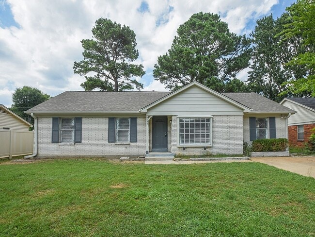 UPDATED & CUTE 3 bed, 2 bath home. - UPDATED & CUTE 3 bed, 2 bath home.