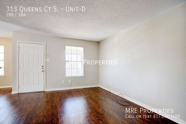 313 Queens Ct S Unit -D