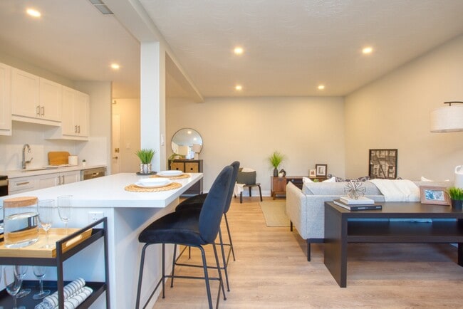 Building Photo - 2293 Eglinton Ave E