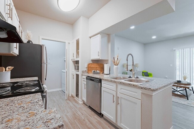 313_6121_profile - Trailside Apartments