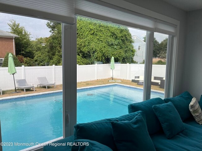 Photo - 279 Lake Ave