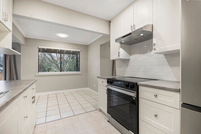 Photo - 19026-1117A 117a Ave