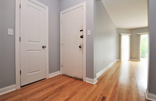 Photo - 6240 N Sacramento Ave Unit 2