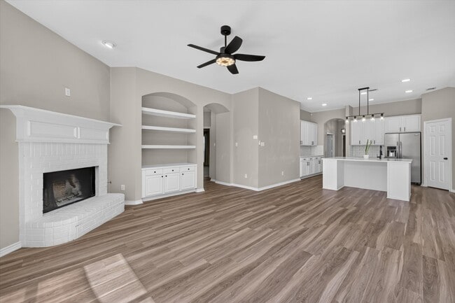 2503 Windgate Ln