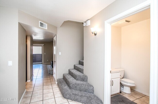 Photo - 626 W 14th St