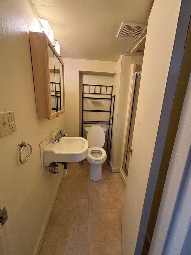 Photo - 190 Church St Unidad 10